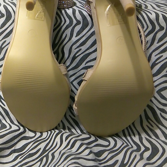 Shoes - Picture 4 of 7